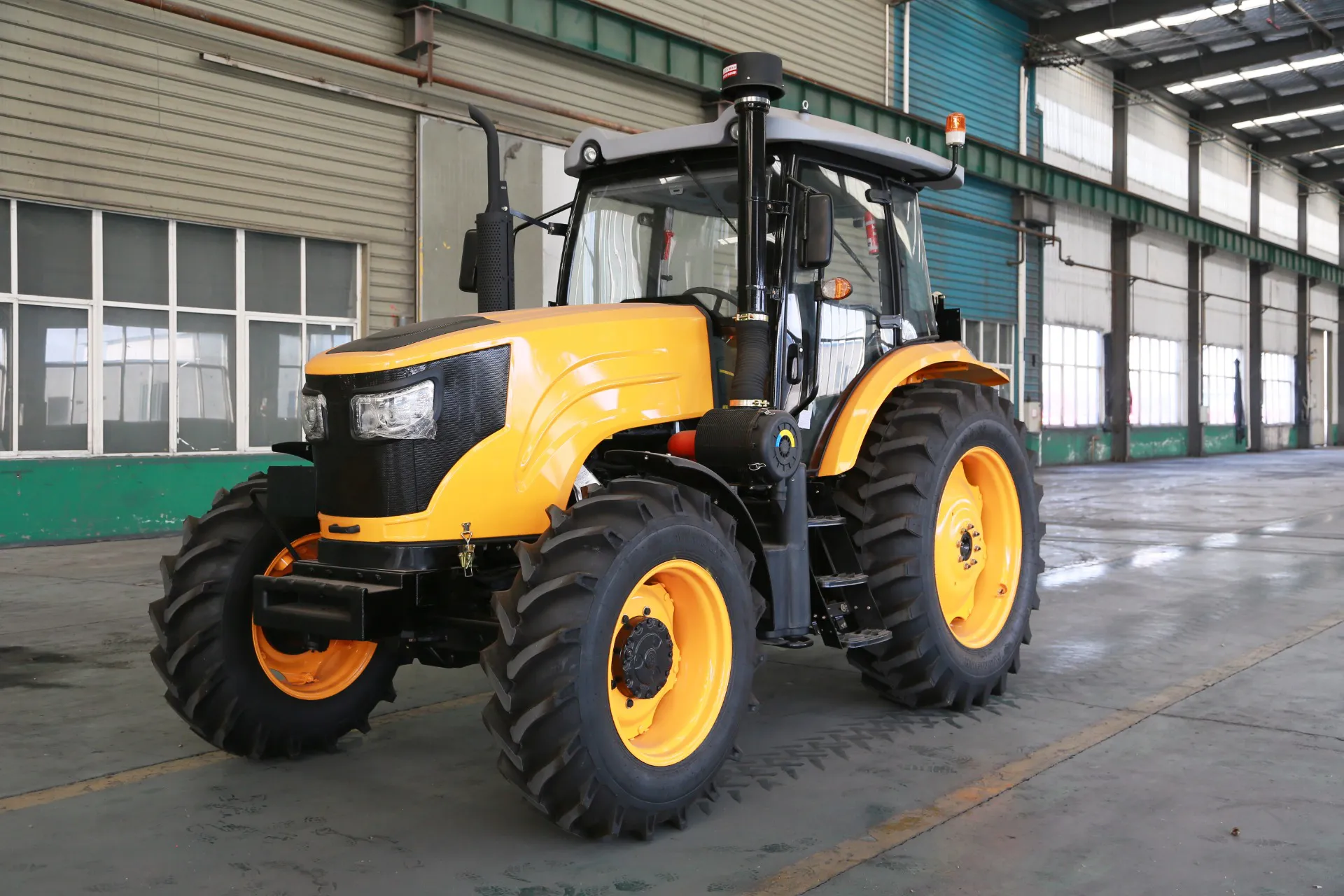 1304 Tractor